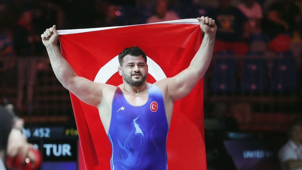 Rıza Kayaalp Tarihi Bir Başarıya İmza Attı: 13. Kez Avrupa Şampiyonu Oldu