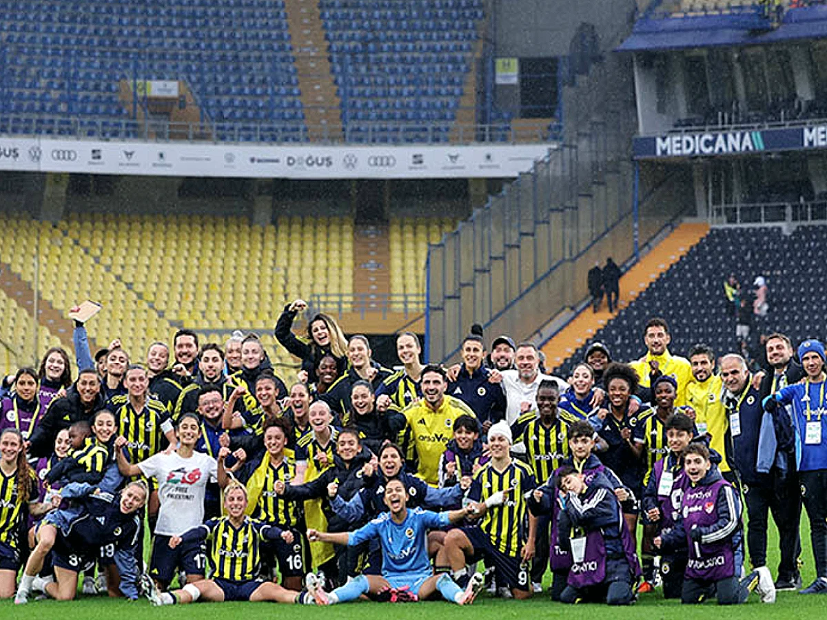 Fenerbahçe Kadın Futbol Takımı Kupasını Sahasında Kaldıracak