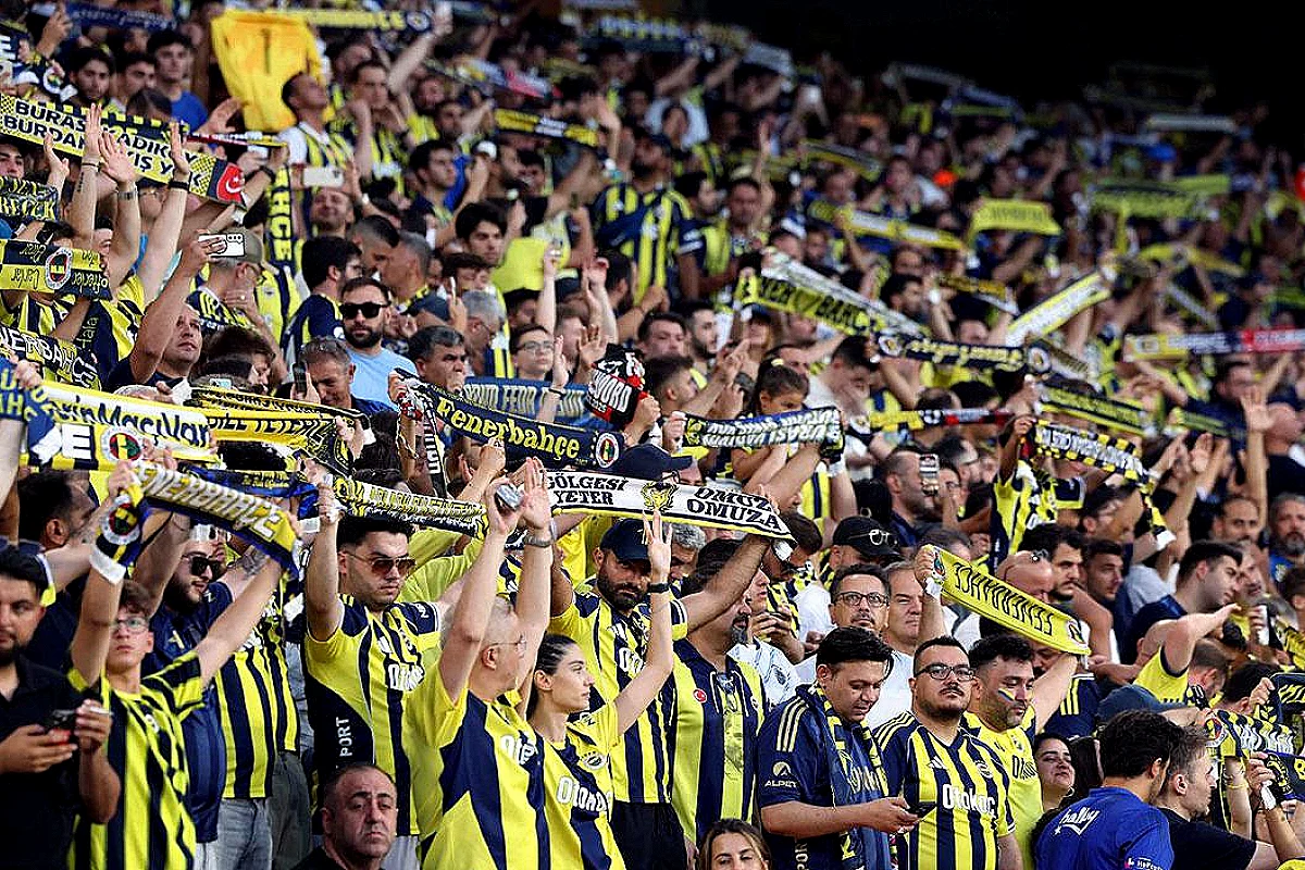 Fenerbahçe'den Kadın ve Çocuk Taraftarlara Ücretsiz Bilet İmkanı