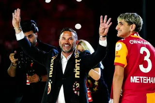 Galatasaray'da Okan Buruk'un Yeni Sezon Planlamasında Yer Almayan İsimler Belli Oldu