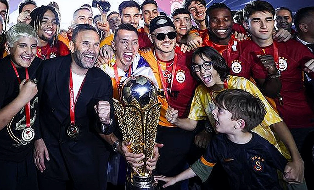 Galatasaray'ın Şampiyonluk Kupasını Ural Aküzüm mü Verecek?