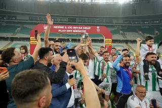 Muğlaspor, penaltılarla 1. Lig'e yükseldi