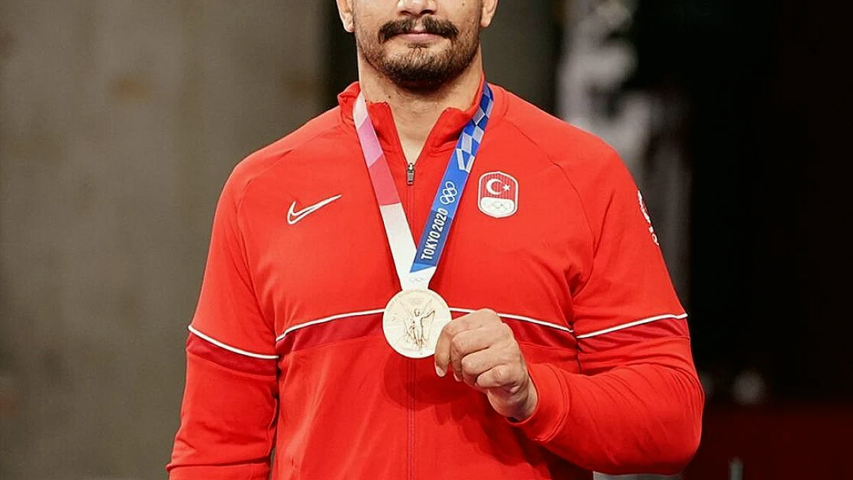 Şampiyon Güreşçiler 16. Emiralem Çilek Festivali'nde Jüri Üyesi Olacak
