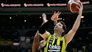 Fenerbahçe Beko, Anadolu Efes Karşısında Farkı Kapattı: 60-59