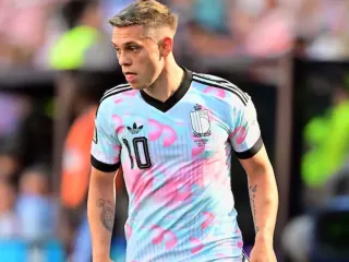 Leandro Trossard'ın Transfer Sürecinde Beşiktaş Tercihi: Suudi Arabistan Teklifleri Reddedildi